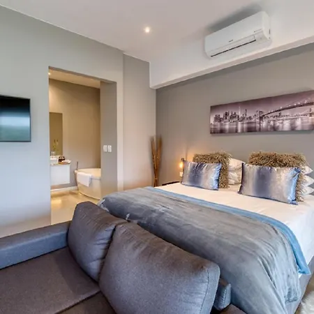 Crown On The Heads Hotel Knysna Buitenkant foto
