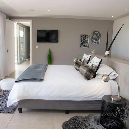Crown On The Heads Hotel Knysna Buitenkant foto