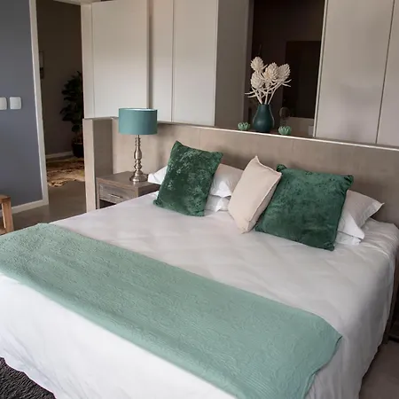 Crown On The Heads Hotel Knysna Buitenkant foto
